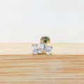 F136 Titan Labret Piercing Stecker mit Zirkonia Kristall für Ohrknorpel Schmuck. - Quadrat- und Herz-Kombinationsstil (M2414) / 1,2*10 mm Gewinde M0.9 / Silber