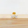 Goldenes Titan Labret Piercing mit funkelnden Baguette- und Herz-Zirkonia-Steinen. - Quadrat- und Herz-Kombinationsstil (M2414) / 1,2*6 mm Gewinde M0.9 / Gold