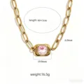 Collana con catena grossa color oro e ciondolo in pietra rosa, lunghezza 40+5cm, stile. - Rosa