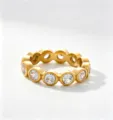 Anello fedina dorato in acciaio inossidabile con pietre zircone rotonde e luminose brillanti. - Taglia 6 / Rotondo