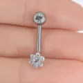 Bilanciere Curvo In Titanio G23 14G Piercing Per Il Corpo Ombelico Con Gruppo Di Cristalli - Forma di Fiore Bianco / 1.6*11*5mm / Bianco