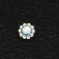 Joya de perforación de titanio con ópalo brillante y circonita en forma de flor. - 7mm Rosca 1.2mm Con Base 14G / OP17