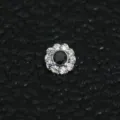 14G ASTM F136 Titanio Flor de Sol Piercing Dérmico Circonita Negra y Blanca Joya - 7mm Rosca 1.2mm Con Base 14G / Negro