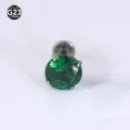 G23 Titan Piercing Stecker mit funkelndem runden grünen Zirkonia in eleganter Krappenfassung. - Grün