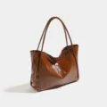 Grand sac cabas souple en cuir marron pour femme, sac porté épaule élégant et pratique. - Marron
