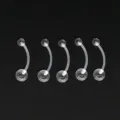 Klares Acryl gebogenes Barbell Körperpiercing Schmuck Detailansicht, flexibel und sicher zu tragen. - Bauchnabelstecker / 1.6x10x5x8mm / Transparent