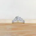 Labret piercing corona in lega di titanio con cristalli di zircone scintillanti variante. - Stile Pizzo a Corona Argento (Stile 8) / 1.2*6mm