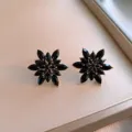 Orecchini a lobo con fiore in cristallo nero, elegante design metallico dorato donna. - Fiore in Strass Nero (37#)