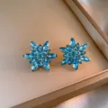 Eleganti orecchini a lobo con fiore di cristallo blu gioiello moda donna placcati oro - Fiore in Strass Blu (36#)
