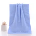 Hellblaue reine Baumwoll-Gesichtstuch, weiche und hochsaugfähige einfarbige Handtücher für den Haushalt. - Kletter-Stil Blau