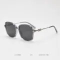 Oversized polarized women sunglasses with grey frame and metal temples. Vintage style. - Transparent Grey Full Grey C4