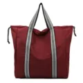 Grande borsa da viaggio in tessuto oxford vista frontale color borgondo per uso quotidiano. - Borgogna