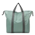 Grande borsa da viaggio in tessuto oxford verde chiaro con manici resistenti e stile casual. - Verde