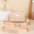 Modische minimalistische Damen Umhängetasche, schickes Steppmuster mit breitem Gurt für den Alltag. - Khaki