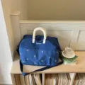 Grote capaciteit reistas duffel bag met schattige strik borduurwerk, lichtte schoudertas. - Blauw