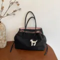 Black and pink contrast tote bag, large capacity single shoulder commuter bag with cute dog charm. - With Pendant / Pink