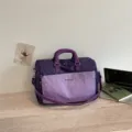 Grand sac de voyage violet avec bandoulière pour femmes, idéal pour le sport et les courts séjours. - Violet