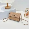 Mini gesteppte Umhängetasche, schicke beige Schultertasche mit Metallverschluss, PU-Tasche. - Khaki