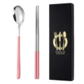 Superbe ensemble cuillère et baguettes en acier inoxydable avec poignée rose en coffret. - Cuillère + baguettes / rose et argent