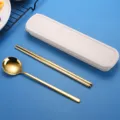 Tragbares 304 Edelstahl Löffel und Stäbchen Set mit Aufbewahrungsbox für Reisen. - 2-teilige Löffel- und Essstäbchen-Sets / Gold