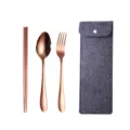 Tragbares Besteckset aus Edelstahl mit Roségold-Stäbchen, Löffel, Gabel und grauer Filztasche. - Dreiteiliges Set / Dunkelgraue Tasche + Roségoldenes Besteck