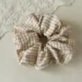 French vintage brown white plaid hair scrunchie elastic hair band for women daily hair styling details - Regular Fit / Khaki Plaid