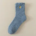 Chaussettes douillettes en polaire de corail bleue pour femme avec broderie coeur or hiver - Taille unique / Bleu Foncé