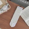 Witte ballet stijl stijgbeugel sokken effen zomer dunne halve stapel sokken beenwarmers. - Eén maat / crème