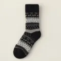 Vintage Damen Wolle Wadenstrümpfe mit Isländischen Kirschen Strickmuster warme Wintersocken - Einheitsgröße / Schwarz