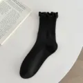 Calcetines negros de tubo medio con volantes para mujer, calcetines de algodón cómodos, estilo vintage dulce. - Talla única / Negro