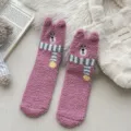 Calcetines de suelo de felpa coral de oso bordado bufanda invierno gruesos mujer cálidos - Talla única / Rosa