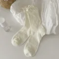 Weisse süsse Rüschen Spitzen JK Wadenstrümpfe mit Schleife, atmungsaktive Baumwoll Socken. - Einheitsgröße / Weiß Gepunktet