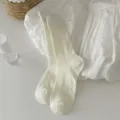 Japanische weiße Mittelsocken mit zarter Spitzenborte, reiner Baumwolle, süßer Balletcore. - Einheitsgröße / Weiße vertikale Streifen-Spitzenborte