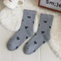 Chaussettes Épaisses Grises à Cœurs en Coton pour Femme Chaudes Style Quotidien d'Hiver - Taille unique / Gris