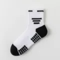 Herren Sportlauf-Socken mit gepolsterter Frotteesohle und atmungsaktivem Mesh-Design. - Einheitsgröße / Weiß