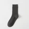 Dunkelgraue gerippte Damen Baumwollsocken in Wadenlänge, vielseitiges Streifendesign. - Einheitsgröße / Dunkelgrau