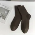 Dunkelbraune Damen Mittelsocken Retro Strick kleine Herzen Muster Baumwollsocken Winter - Einheitsgröße / Kaffeebraun