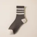 Gemütliche gestreifte Damen Wintersocken dicke Frotteesocken weiche warme Freizeitsocken - Einheitsgröße / 446 Grau Basis Drei Streifen