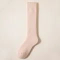 Einfarbige rosa Winter warme gefütterte lange Socken für Damen, dicke warme Kuschelsocken. - Einheitsgröße / Rosa