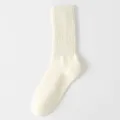 Calcetines de canalé blancos para mujer de algodón, estilo clásico para uso diario. - Talla única / Blanco