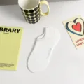 Chaussettes invisibles unies pour femmes printemps et été avec imprimé souriant, respirantes. - Taille unique / Blanc pur
