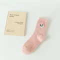 Calcetines de felpa rosa para mujer, calcetines de invierno cálidos con bordado de panda. - Talla única / Rosa