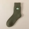 Donkergroene heren thermo wol winter midden-tube loop sokken met geborduurde patch warm - Legergroen