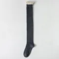 Dunkelgraue Strick-Overknee-Socken mit Spitzenbesatz, dicke japanische JK-Stil Wintersocken. - Einheitsgröße / Zopfmuster Spitzen-Stil / Grau