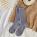 Graue gerippte Kaschmir-Wintersocken für Damen, gemütliche Thermosocken zum Entspannen. - Einheitsgröße / Hellgrau
