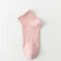 Kurze rosa Baumwollsocken für Damen, einfache einfarbige kurze Socken für den Frühlingsstil - Einheitsgröße / Rosa
