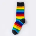 Bunte Regenbogen Streifen Baumwoll Socken, bequeme mittelhohe Freizeitsocken für Damen Alltag. - Einheitsgröße / Dunkelgraue Manschette