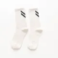 Herren Sport Socken mit Anti-Rutsch Noppen, atmungsaktive Baumwoll Trainingssocken. - Einheitsgröße / Weiß