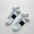 Graue Herren Sport Lauf Kurzsocken, atmungsaktive Frottee Sneakersocken für Herren Fitness. - Einheitsgröße / Grau