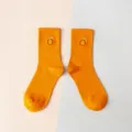 Calzini medi ricamati arancioni carini da donna, stile coreano alla moda in cotone morbido. - Taglia unica / Arancione Brillante
